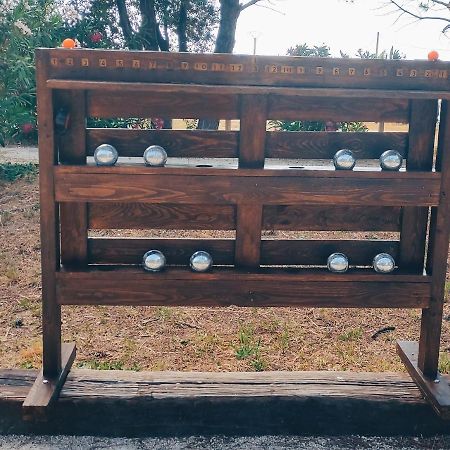 Offrez-Vous Un Sejour Dans Notre Studio T1 Bis A Entressen Une Grande Piscine Pour Se Rafraichir ,Un Espace De Jeux Pour Enfants Pour Des Heures De Divertissement Un Terrain De Petanque Pour Des Parties Endiablees Екстериор снимка