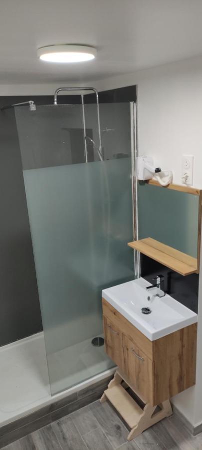 Offrez-Vous Un Sejour Dans Notre Studio T1 Bis A Entressen Une Grande Piscine Pour Se Rafraichir ,Un Espace De Jeux Pour Enfants Pour Des Heures De Divertissement Un Terrain De Petanque Pour Des Parties Endiablees Екстериор снимка