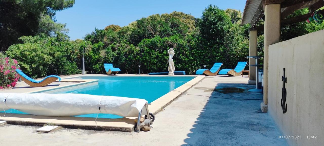 Offrez-Vous Un Sejour Dans Notre Studio T1 Bis A Entressen Une Grande Piscine Pour Se Rafraichir ,Un Espace De Jeux Pour Enfants Pour Des Heures De Divertissement Un Terrain De Petanque Pour Des Parties Endiablees Екстериор снимка