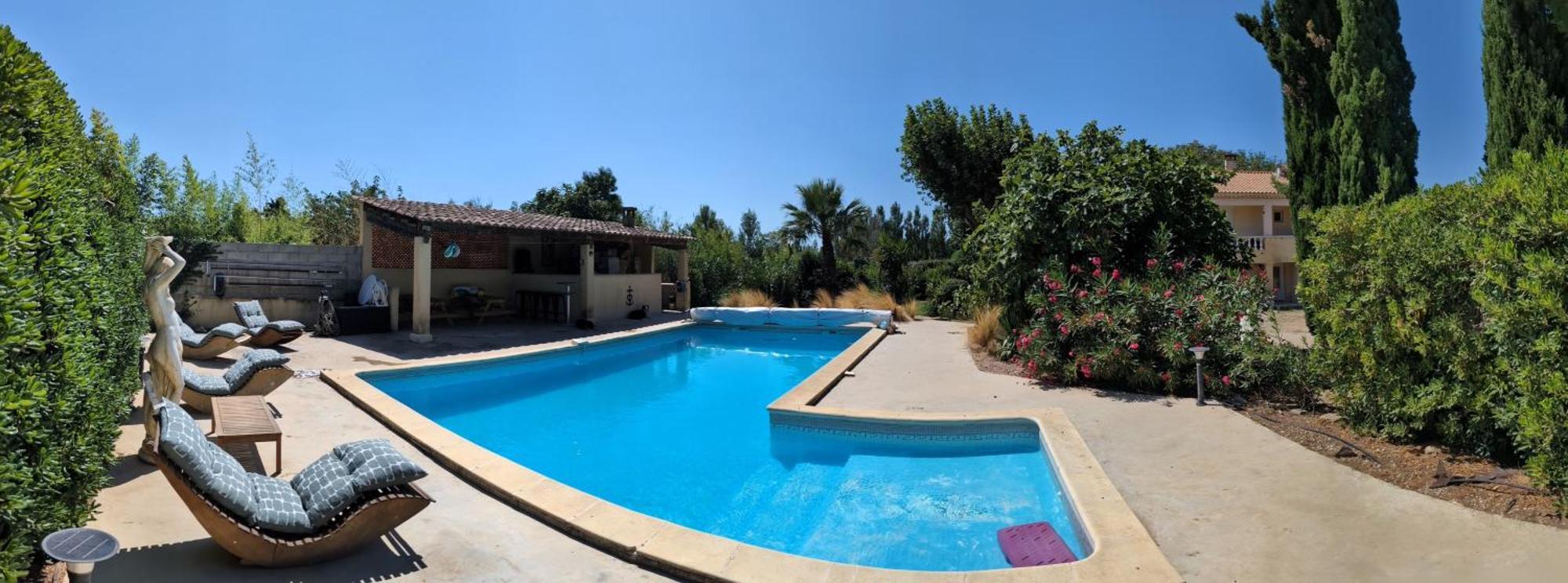 Offrez-Vous Un Sejour Dans Notre Studio T1 Bis A Entressen Une Grande Piscine Pour Se Rafraichir ,Un Espace De Jeux Pour Enfants Pour Des Heures De Divertissement Un Terrain De Petanque Pour Des Parties Endiablees Екстериор снимка